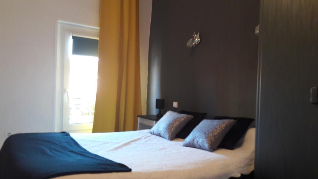 La Tour De L'horloge Hotel Rivesaltes Buitenkant foto